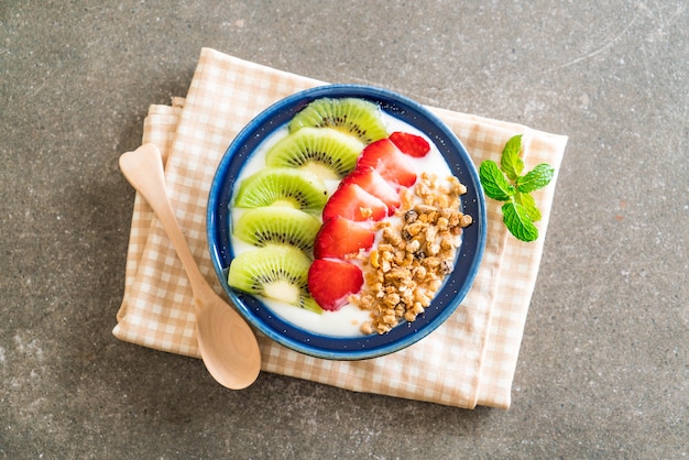 yogurt with strawberry, kiwi and granola 