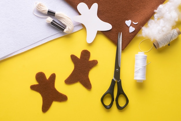 You will need two pieces of felt Christmas gingerbread man. Step-by-step manufacturing instructions. Step 3.