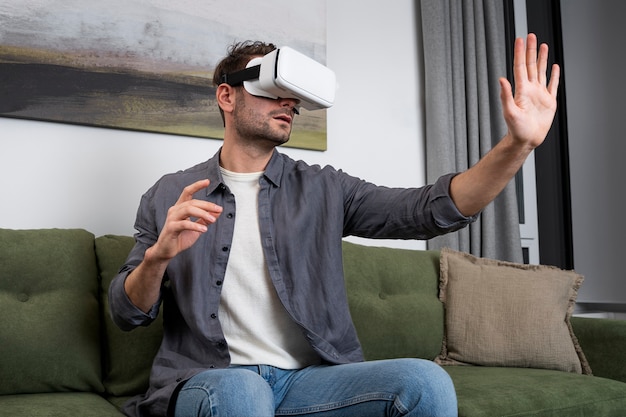 Photo young adult enjoying playing video game