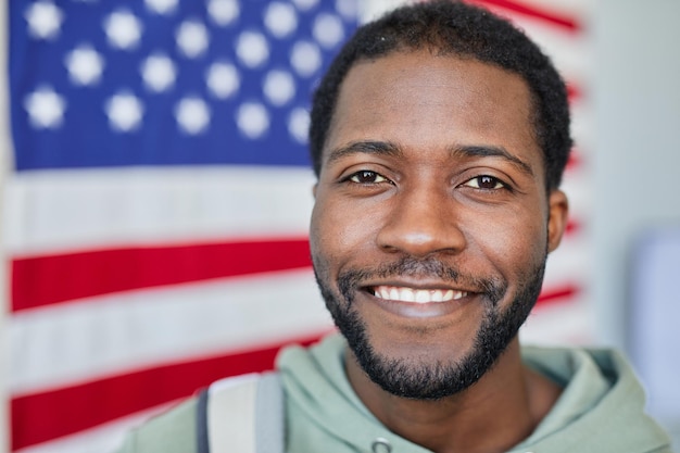 Photo young american citizen smiling