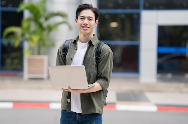 Photo young asian student at school