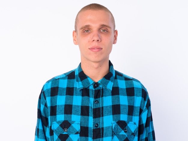 Photo young bald hipster man isolated against white wall