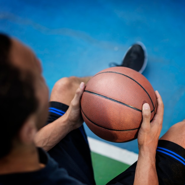 Young basketball player shoot