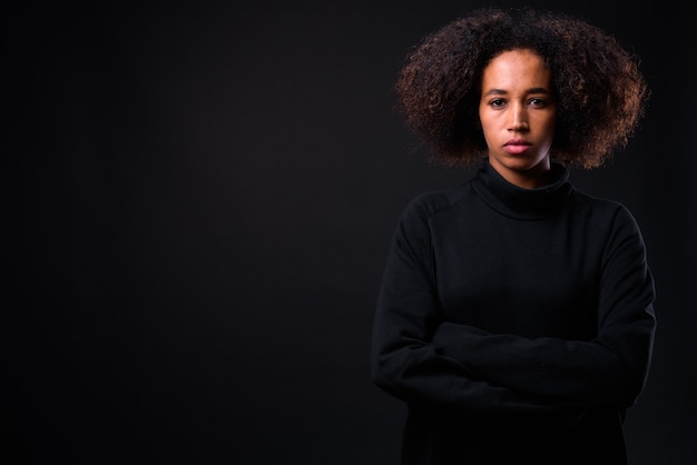 Photo young beautiful african woman with afro hair black