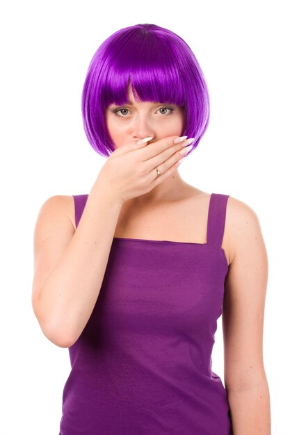 Photo young beautiful woman in purple wig and dress