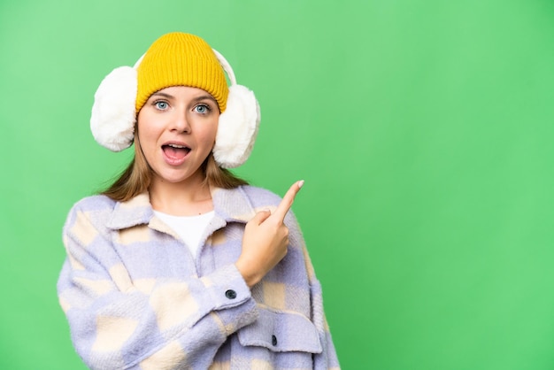 Photo young blonde woman over isolated background