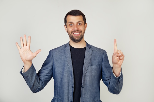 Photo young businessman man with beard smiling