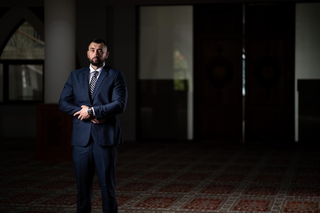 Young Businessman Muslim Praying