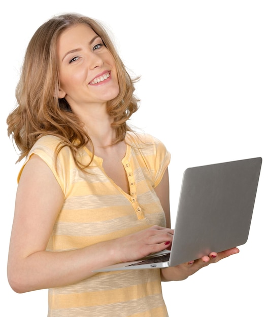 Foto giovane imprenditrice con laptop
