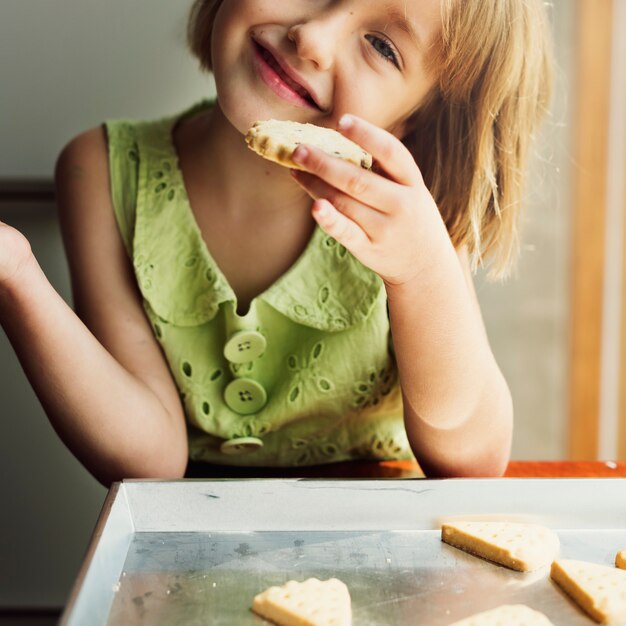 Photo young caucasian baker