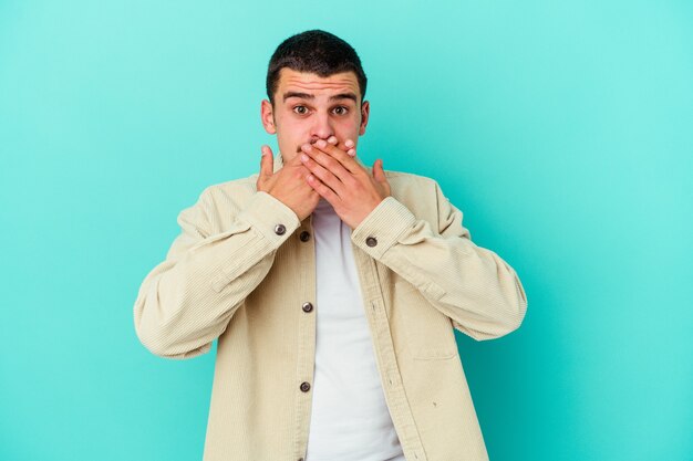 Photo young caucasian man isolated