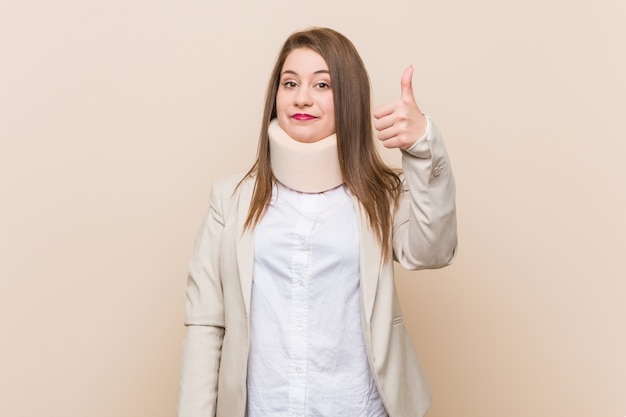 Young caucasian woman wearing a cervical collar