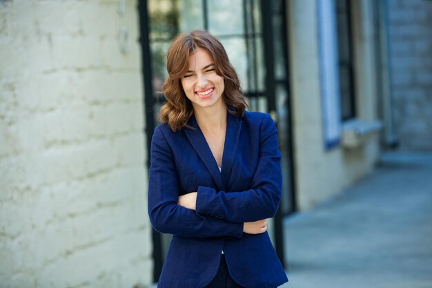 Photo young confident smiling asian business woman leader successful entrepreneur