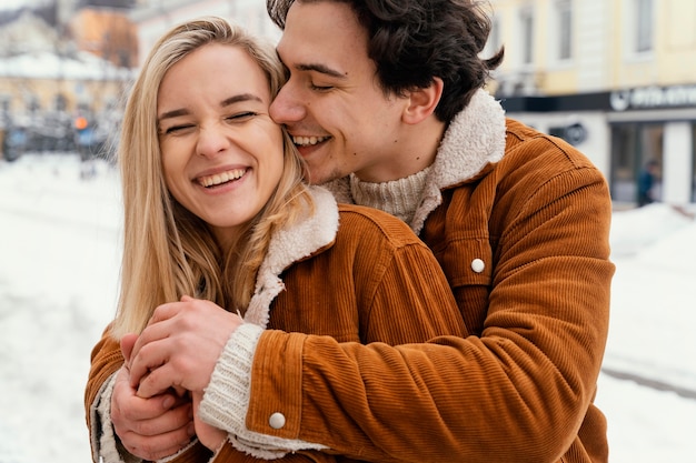 Photo young couple enjoying time together