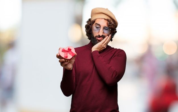 Foto giovane pazzo innamorato, concetto di san valentino.