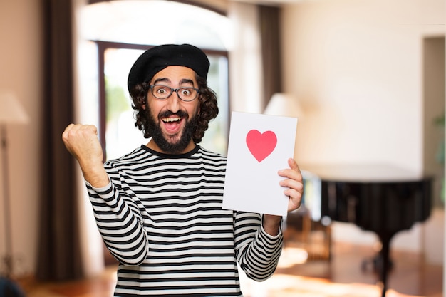 Foto giovane uomo pazzo concetto di san valentino