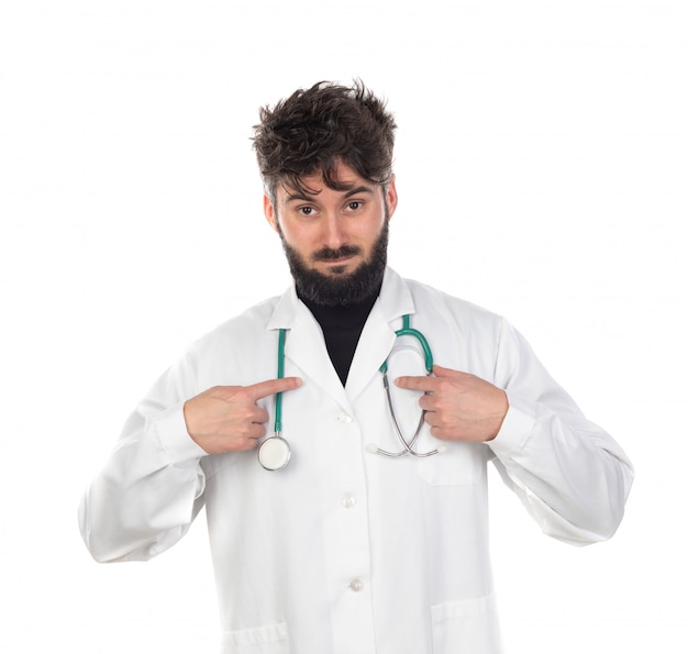 白い制服を着ているひげの若い医者