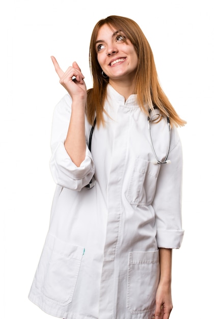 Foto pensiero della giovane donna del medico