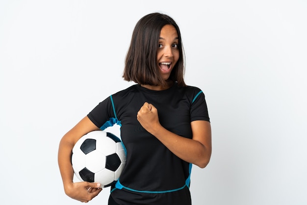 勝利を祝う白の若いサッカー選手の女性
