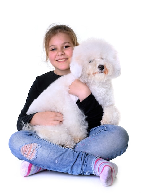 若い女の子と犬