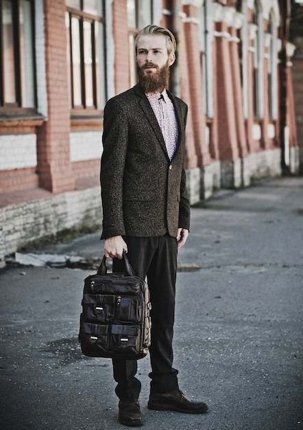 Photo young handsome bearded model man, summer time