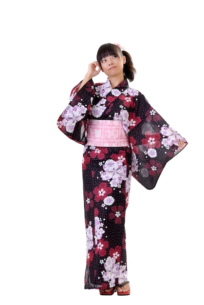 전통적인 옷, 흰색 절연 전체 길이 초상화에 젊은 일본 소녀.