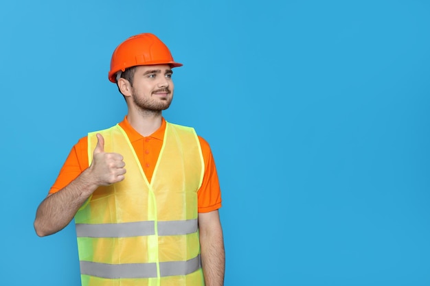 テキストのための若い男土木技師スペース