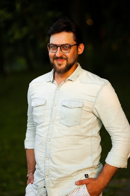 Photo young man emotional portrait