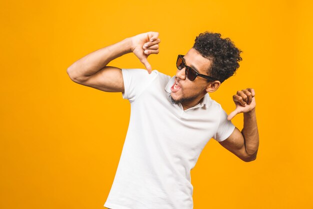 Young man wearing white T-shirt