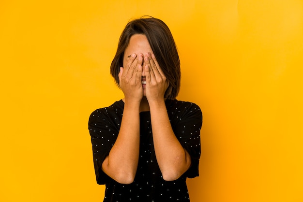 Photo young mixed race woman isolated