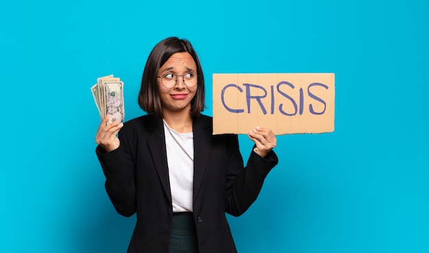 Photo young pretty businesswoman crisis concept