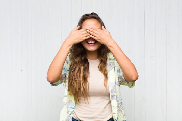 Foto giovane donna graziosa