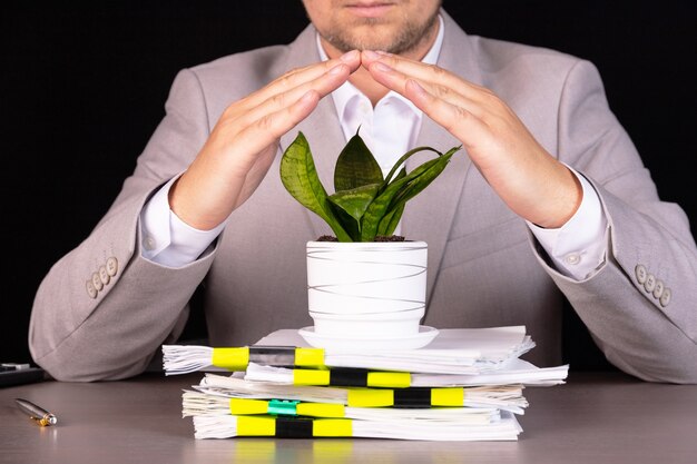 Foto le giovani startup stanno pianificando il loro lavoro