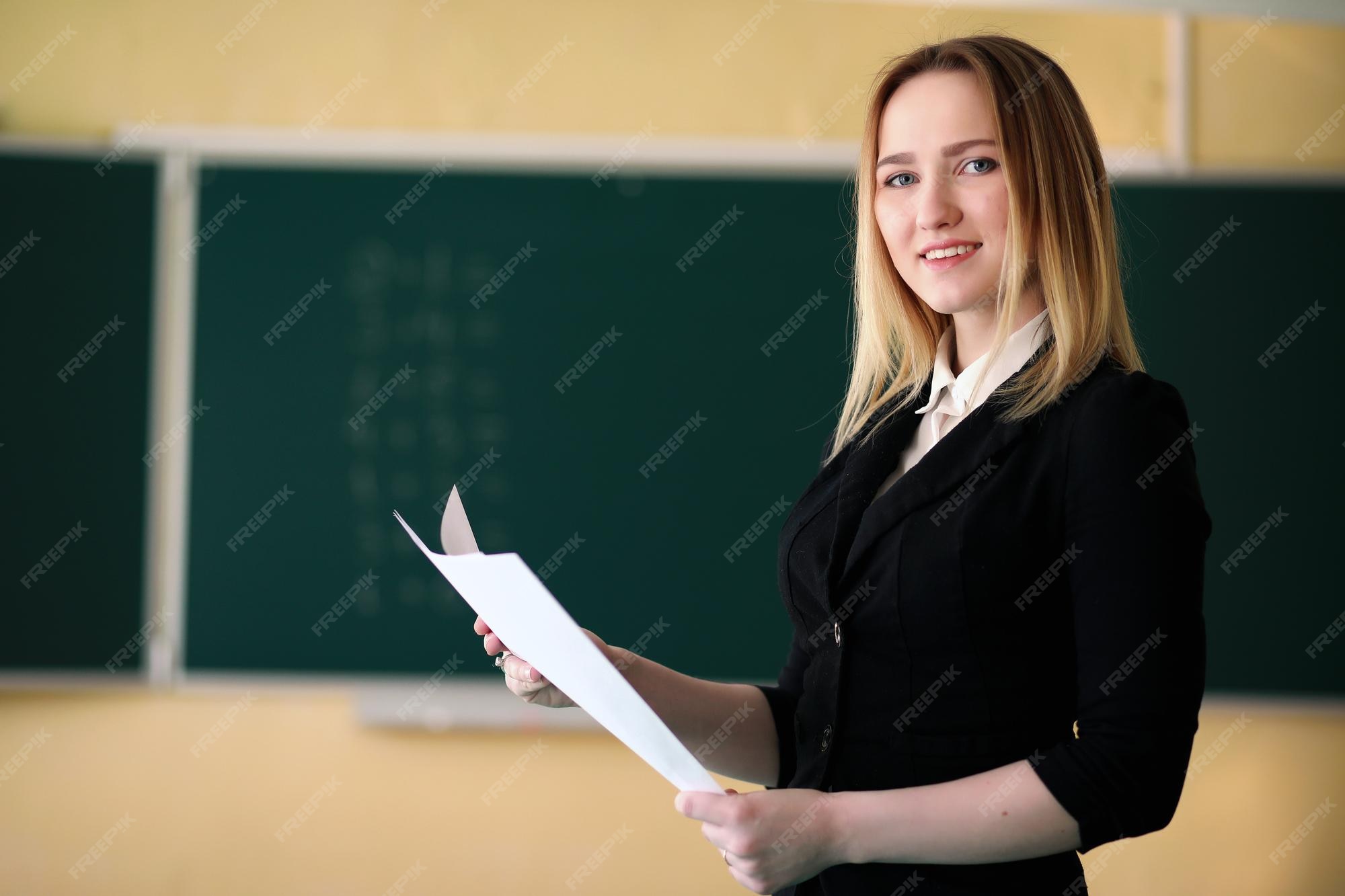 Девушка преподаватель