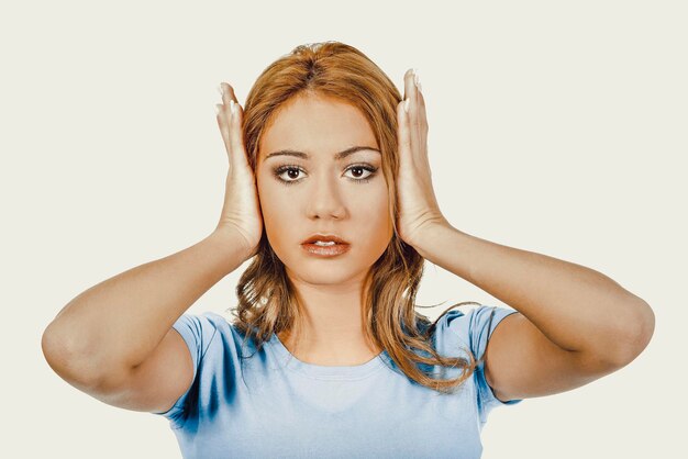 Photo young woman against white background