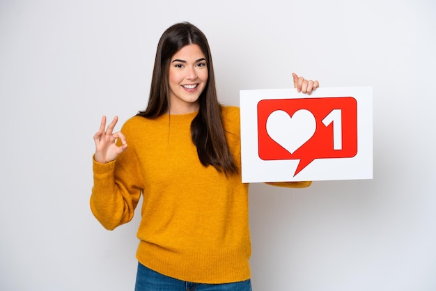 Foto giovane donna su sfondo isolato