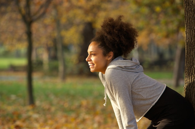 写真 若い、女、笑顔、後で、休憩、公園、運動