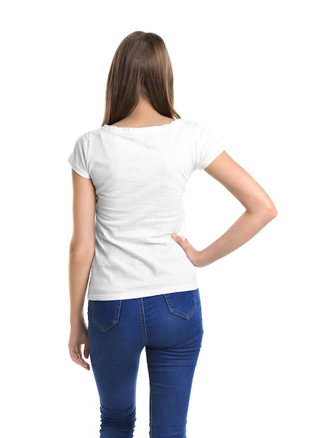 白い背景のTシャツを着た若い女性 デザインのモックアップ