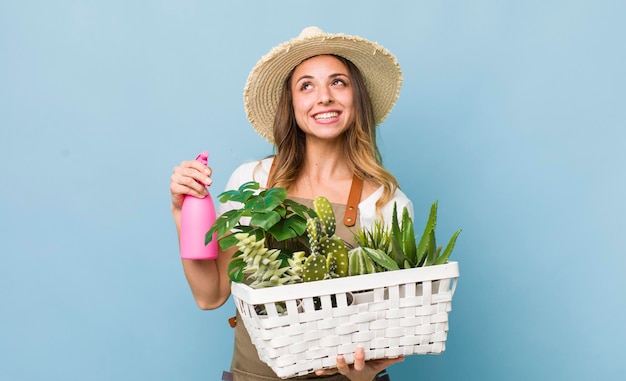 植物を育てる若い女性