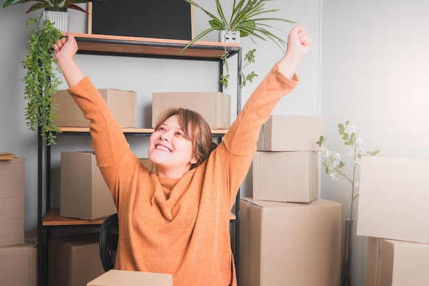 Photo young women are happy after receiving new orders from customers