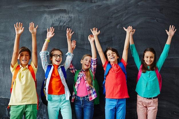 写真 若々しい学生の子供の生徒調達