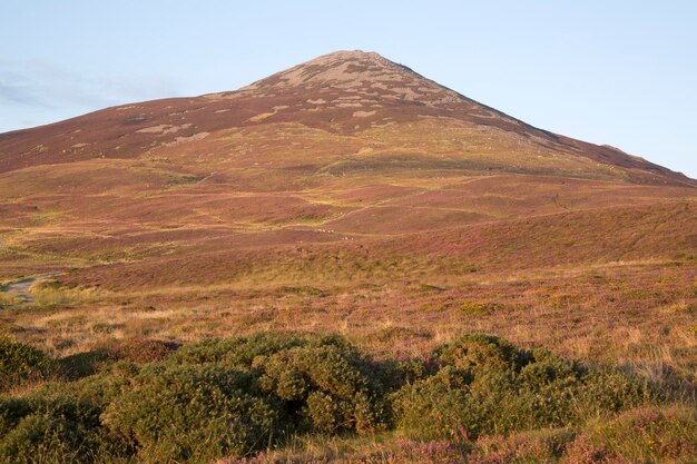 Photo yr eifl mountains near llithfaen pwllheli on llyn peninsula, wales, uk