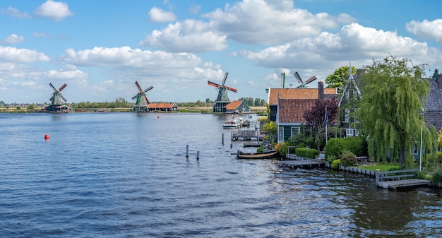 Foto zaandijk e zaanse schans a zaanstad, provincia dell'olanda settentrionale, paesi bassi