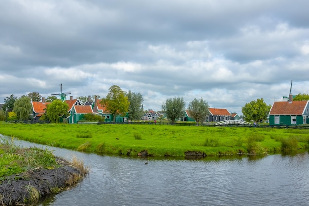 Zaanse schans op een bewolkte zomerdag