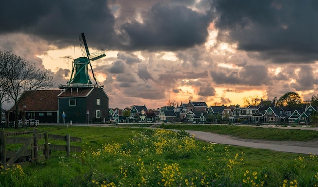 사진 황혼에 zaanse schans 풍차