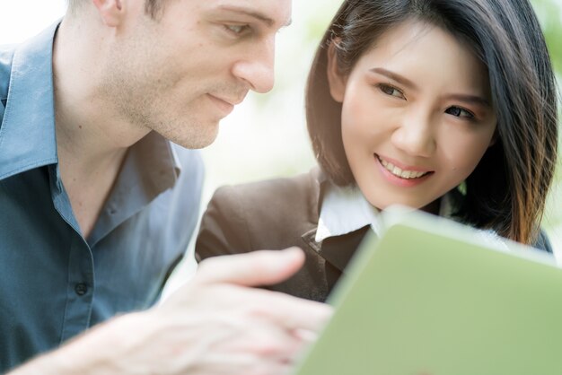 zakelijk teamwerk bespreken werk