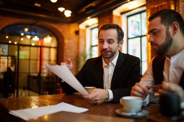 Zakelijke bijeenkomst in Restaurant