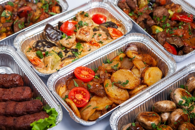 Zakenlunch in eco plastic container klaar voor levering