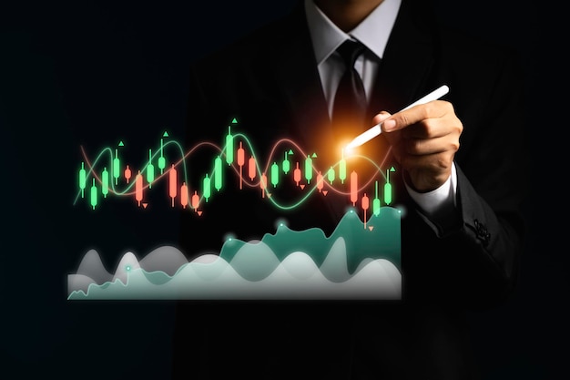 zakenman analyseert verkoopgegevens en economische groei grafiek, e-commerce en netwerk, bedrijfsstrategie.