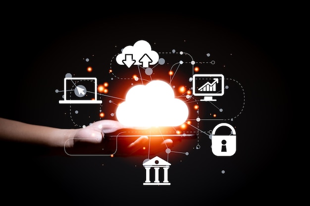 Zakenman die kennis heeft over het cloud computing-netwerk en pictogramverbindingen Concept van technologie en cloud computing